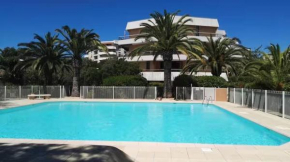 Fréjus, 200 m des plages appart f1 avec piscine
